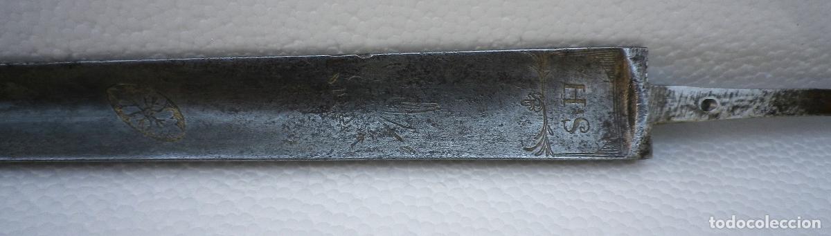 Militaria: Hoja de espada, secci&oacute;n triangular, con decorados - Foto 1