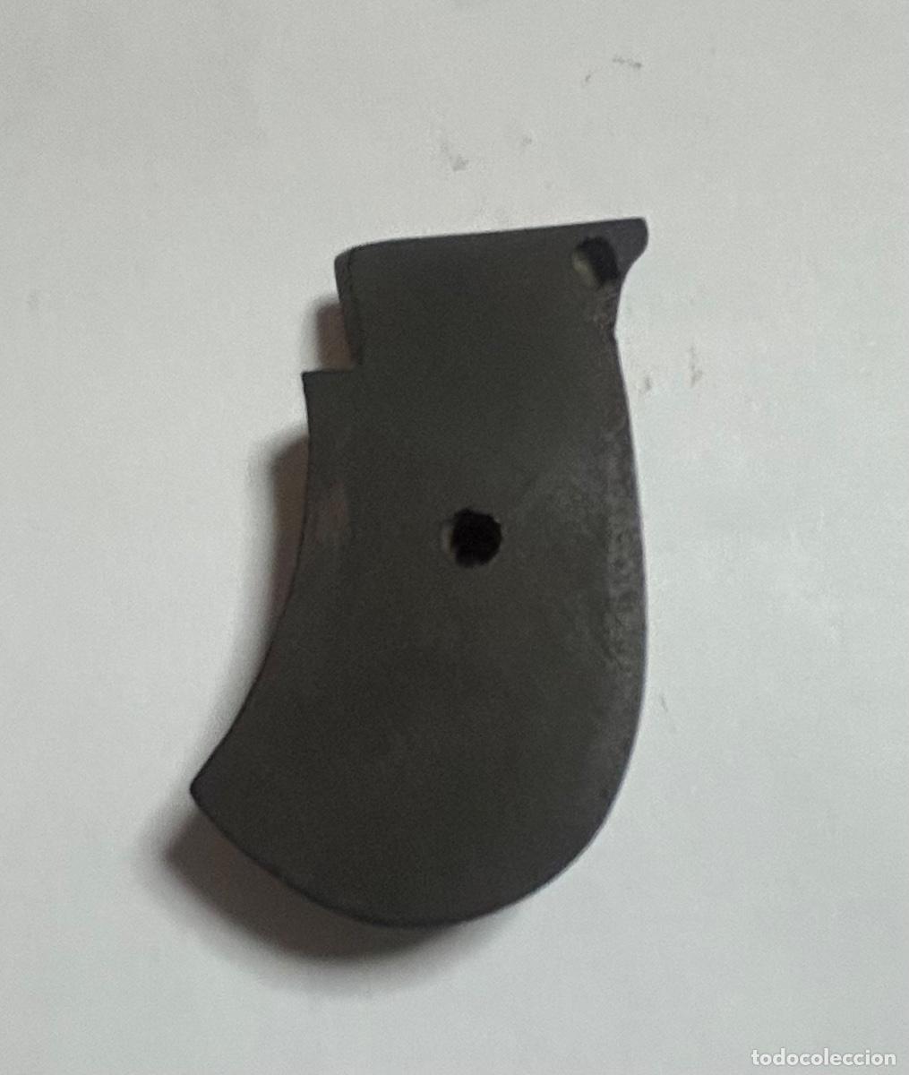Militaria: Cacha de revolver labrada - Foto 2