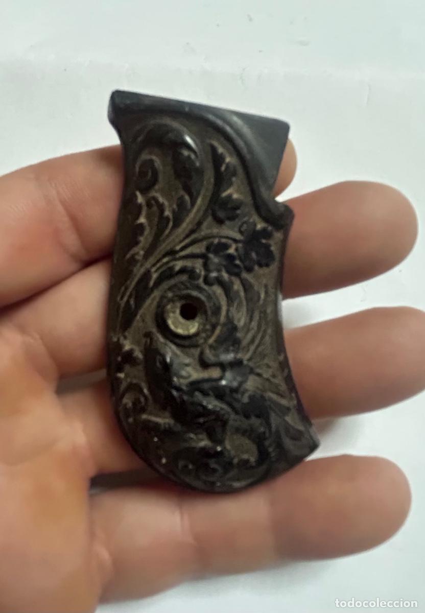 Militaria: Cacha de revolver labrada - Foto 3
