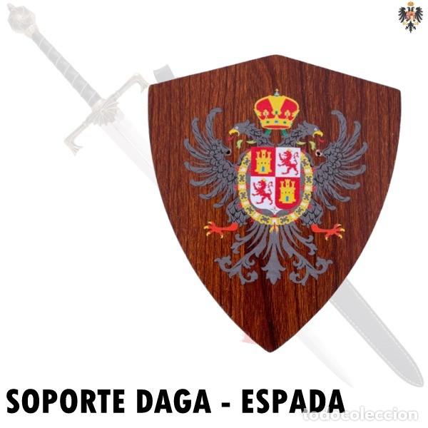 Militaria: SOPORTE DAGA ESPADA UNIVERSAL DE MADERAPARED 13 CMS - Foto 1