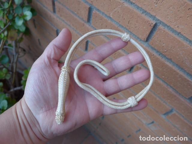 Militaria: ANTIGUO FIADOR DE ESPADA SABLE BLANCO ORIGINAL - Foto 3