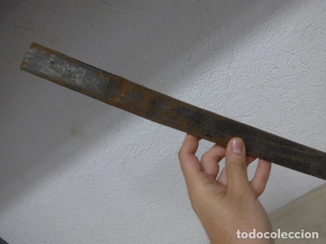 Militaria: Antigua funda de cuero de espada, original. - Foto 2