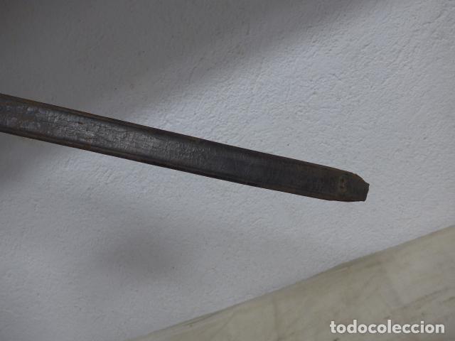 Militaria: Antigua funda de cuero de espada, original. - Foto 3