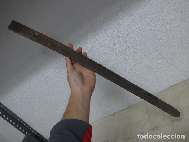 Militaria: Antigua funda de cuero de espada, original. - Foto 4