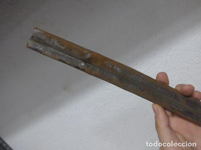 Militaria: Antigua funda de cuero de espada, original. - Foto 5