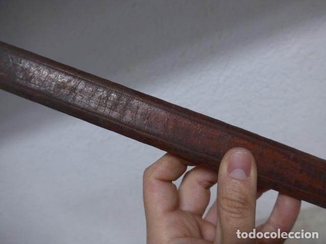 Militaria: Antigua funda de cuero de espada, original. - Foto 4