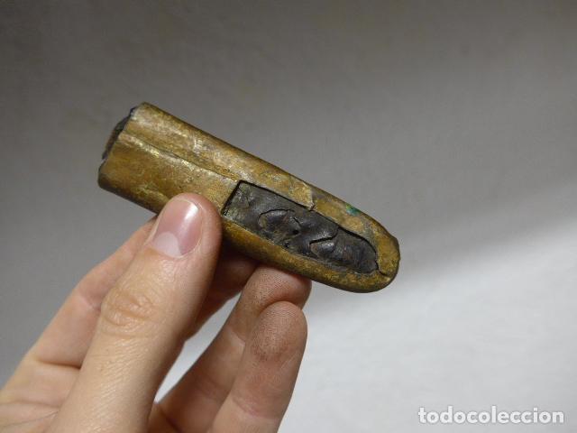 Militaria: Antigua contera de espada o cuchillo, original. - Foto 2