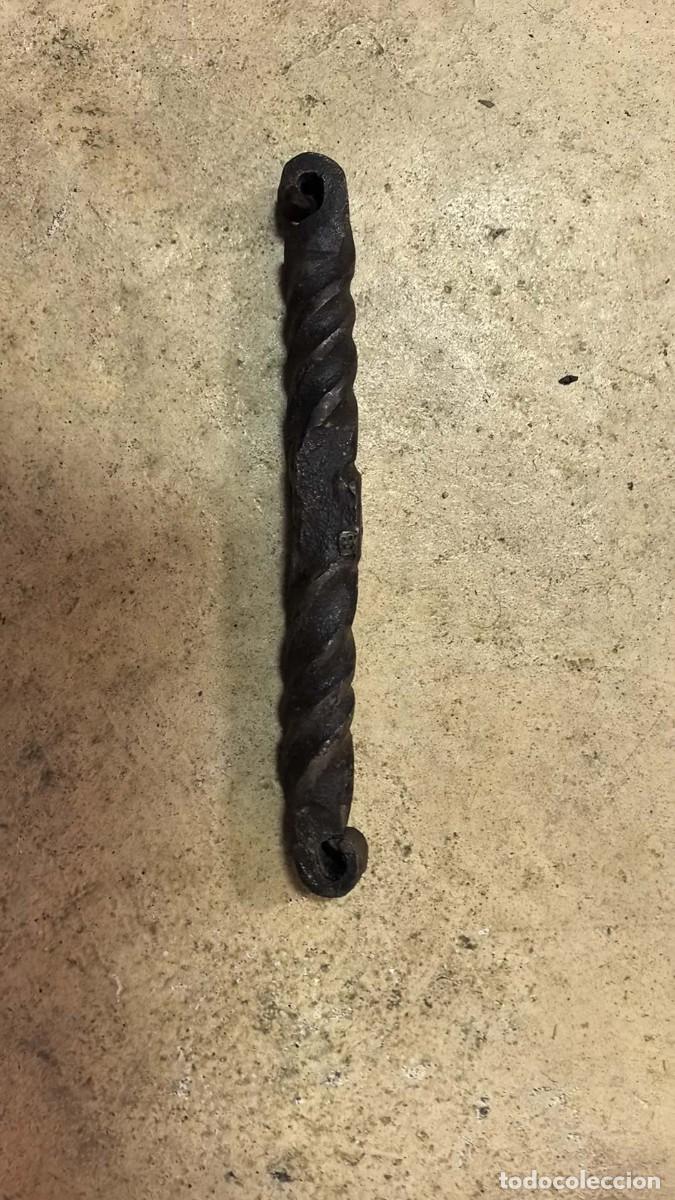 Militaria: Guarda espada - forja - Foto 3