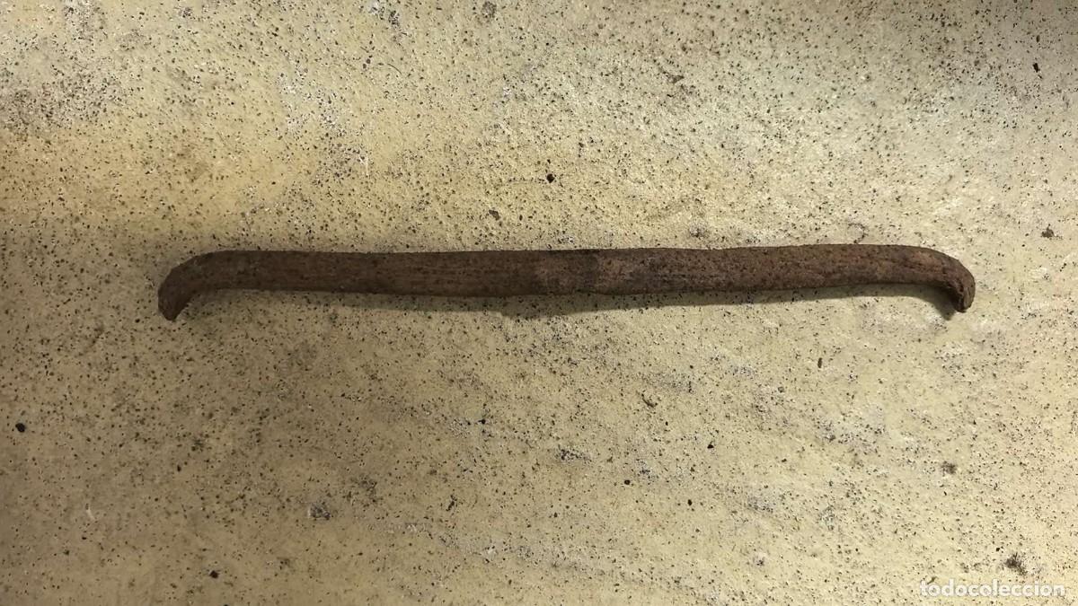 Militaria: guarda espada antigua