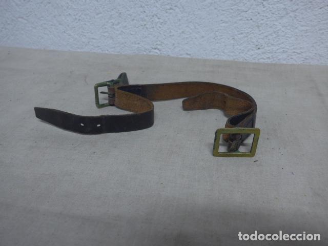 Militaria: Antiguo portasables o porta espada de cuero negro, original