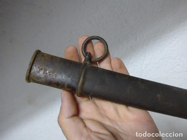 Militaria: Antigua funda metalica de espada de siglo XIX a catalogar, original.
