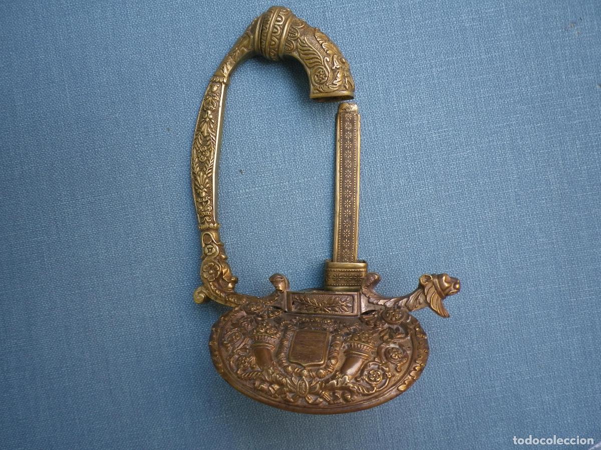 Militaria: Guarnici&oacute;n para espada de corte