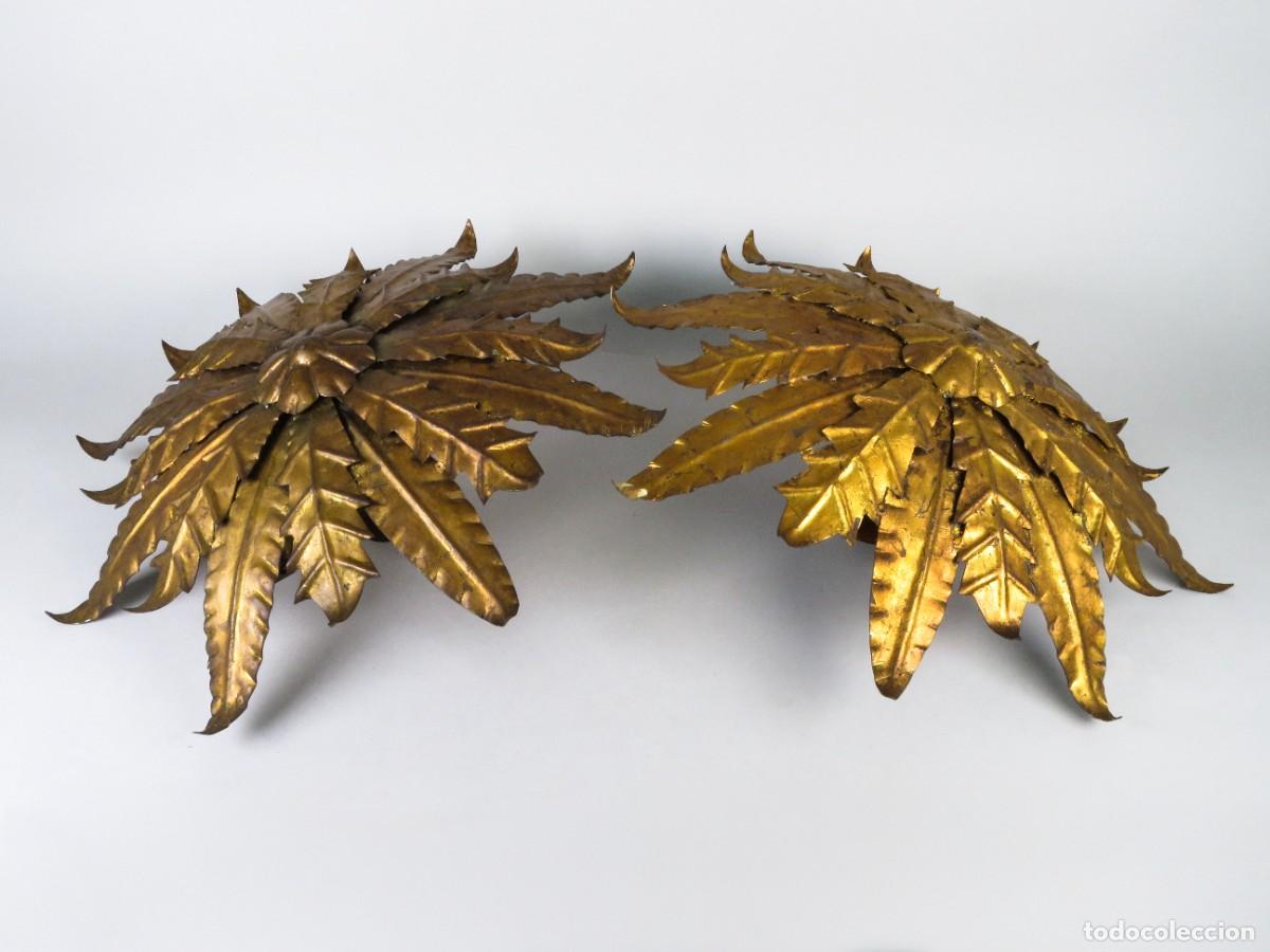 Militaria: Pareja de l&aacute;mparas de hierro dorado estilo Hollywood Regency siglo XX