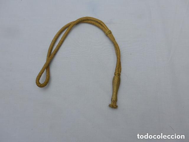 Militaria: Antiguo fiador borla de espada o sable en dorado, original Alfonso XIII o Republica