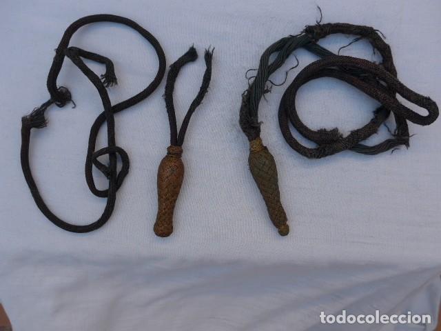 Militaria: 2 ANTIGUOS FIADORES DE ESPADA O SABLE A RESTAURAR FIADOR