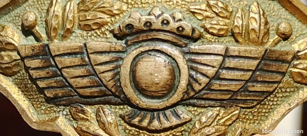 Militaria: Cruz de Guarnici&oacute;n (Gavilanes) para Pu&ntilde;al de Gala del Ejercito del Aire, Modelo 1946