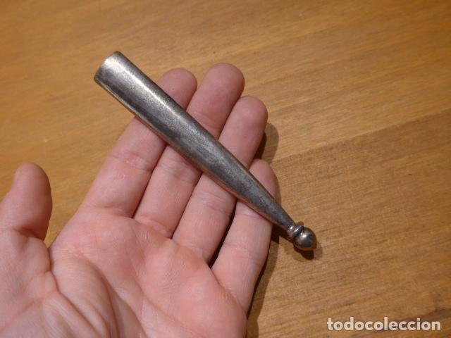 Militaria: Antigua contera de funda de espada espa&ntilde;ola o espadin.