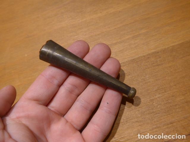 Militaria: Antigua contera de funda de espada espa&ntilde;ola o espadin.