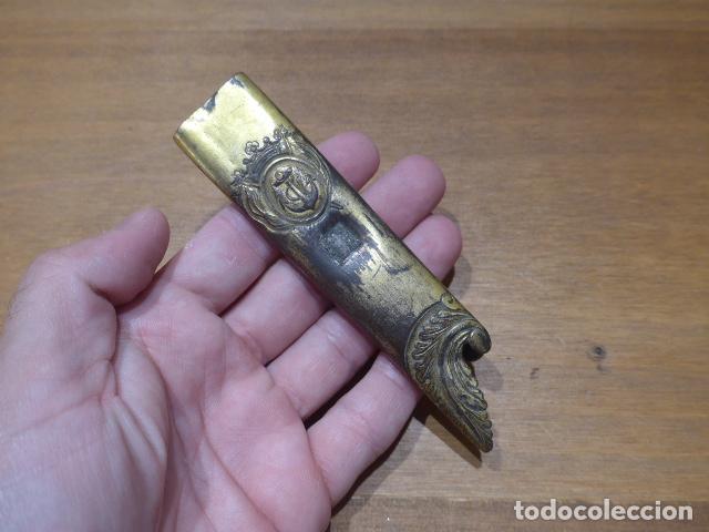 Militaria: Antiguo brocal original de funda de espada espa&ntilde;ola con emblema de marina