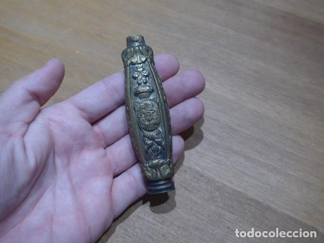 Militaria: Antigua empu&ntilde;adura de espada espa&ntilde;ola toda trabajada de alto oficial o general, original.