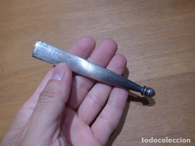 Militaria: Antigua contera de funda de espada espa&ntilde;ola o espadin.