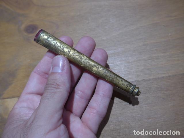 Militaria: Antigua contera de funda de espada espa&ntilde;ola o espadin, trabajada.