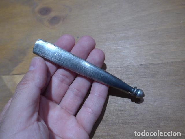 Militaria: Antigua contera de funda de espada espa&ntilde;ola o espadin.
