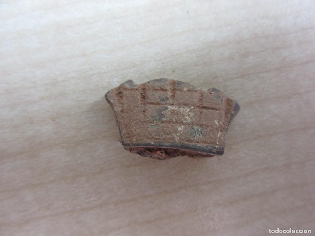 Militaria: Terminal de mango en forma de corona Ancho 1,7 cm