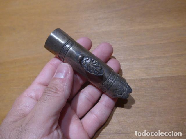 Militaria: Antiguo brocal original de funda de espada espa&ntilde;ola.