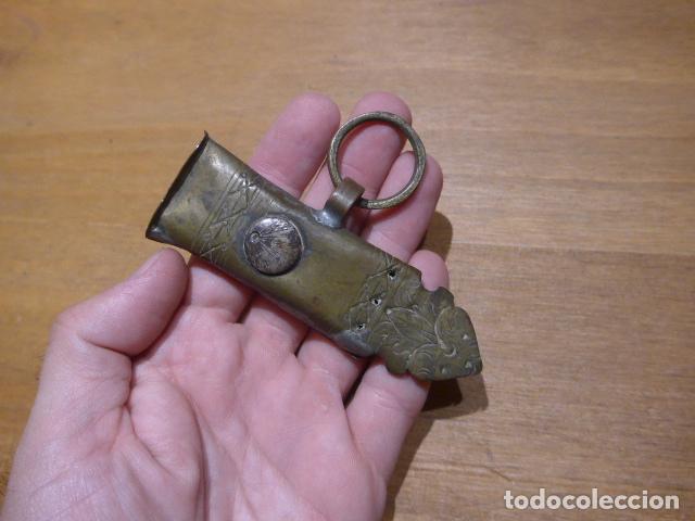 Militaria: Antiguo brocal original de funda de espada espa&ntilde;ola, seguramente de guerra independencia.