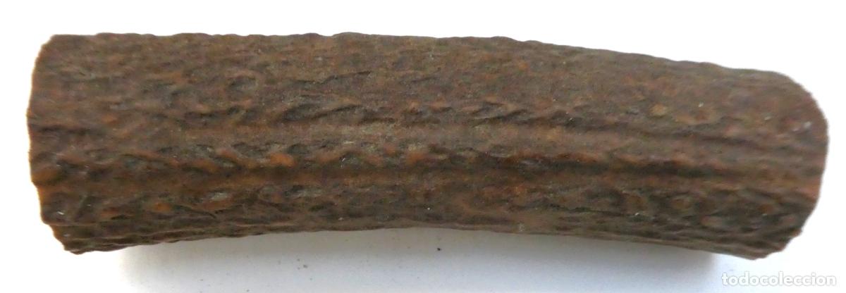 Militaria: Pu&ntilde;o de asta ciervo natural,mide 12,5X4 cm, peso 133 gr.,ideal para cachas de navajas ,cuchillos etc