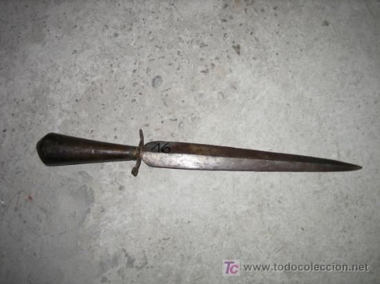 Militaria: Cuchillo antiguo. - Foto 1