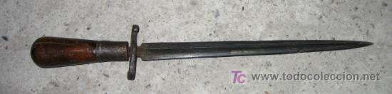 Militaria: Cuchillo de hoja triangular, mide 30 cms longitud total - Foto 1