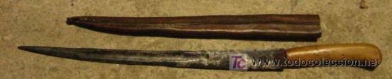 Militaria: Cuchillo antiguo, 43 cms longitud total - Foto 1