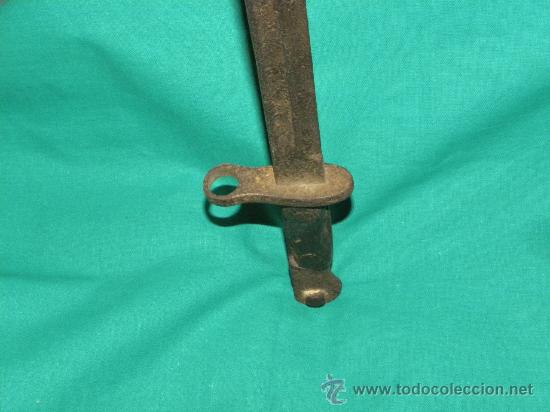 Militaria: Bayoneta con las cachas de madera. - Foto 2