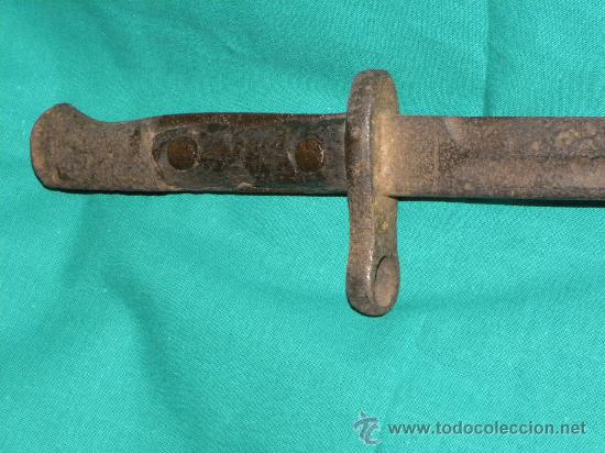 Militaria: Bayoneta con las cachas de madera. - Foto 3