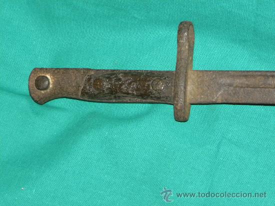 Militaria: Bayoneta con las cachas de madera. - Foto 4