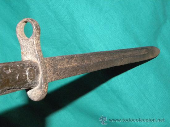 Militaria: Bayoneta con las cachas de madera. - Foto 5