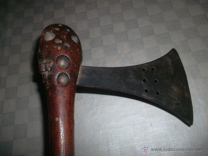Militaria: preciosa hacha original con mango - Foto 2