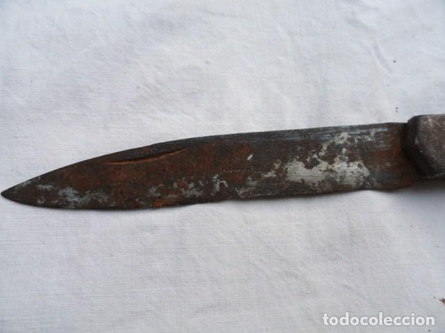 Militaria: ANTIGUA NAVAJA CON MANGO DE ASTA. - Foto 4