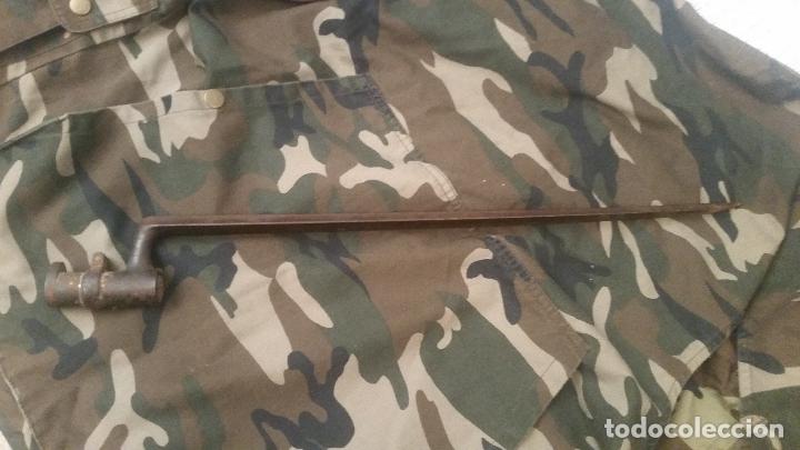 Militaria: bayoneta de cubo - Foto 1