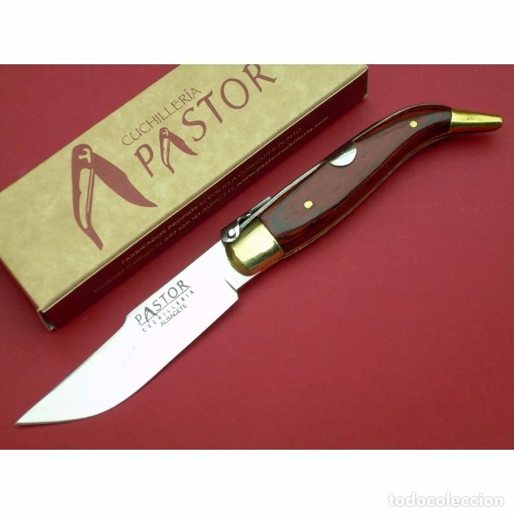 Militaria: Navaja cl&aacute;sica Albacete madera hoja 8,5 cm