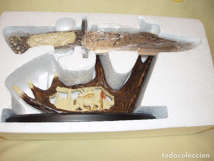 Militaria: CUCHILLO CON MANGO DE VENADO SINT&Eacute;TICO. - Foto 2