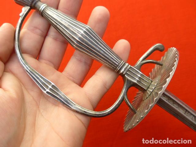 Militaria: * Espectacular antigua espada española de plata, marcada de Toledo de 1817. Con contrastes. ZX - Foto 3 - 101769271