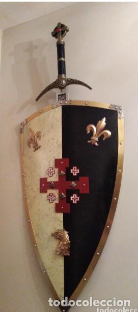 Militaria: Escudo y espada toledana - Foto 1