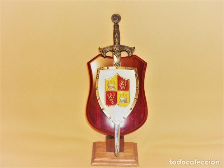 Militaria: ABRECARTAS CON METOPA - Foto 1