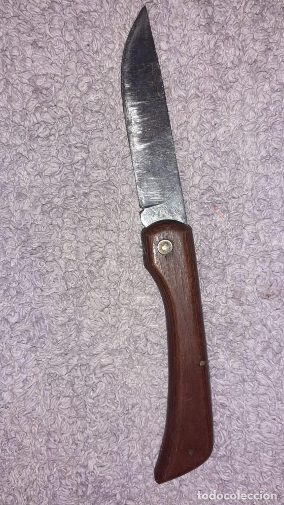 Militaria: Navaja de madera - Foto 1