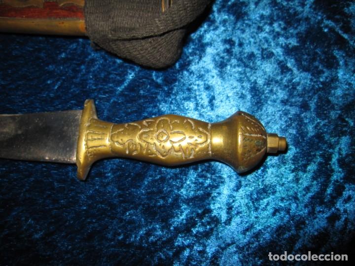 Militaria: Daga puñal cuchillo India vaina madera latón empuñadura bronce labrado - Foto 9 - 190715523