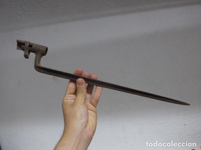 Militaria: Antigua bayoneta de cubo original de siglo XIX - Foto 2 - 269310813