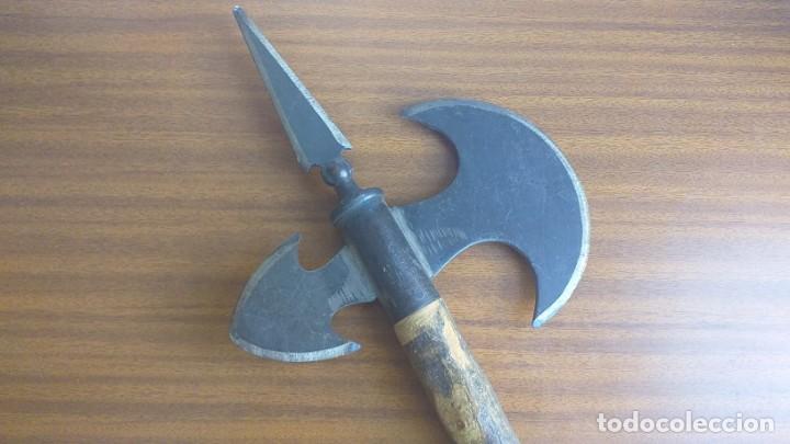 Militaria: Hacha doble de combate &bull; R&eacute;plica - Foto 2